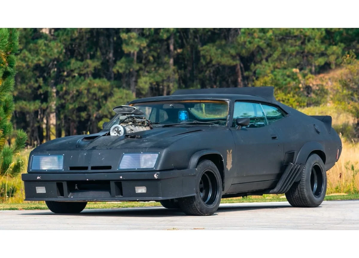 Mad Max Interceptor putsuit special silodrome 1200x861