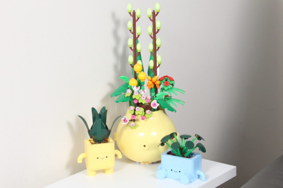 lego happy plants 10349 feature 10 1200x800