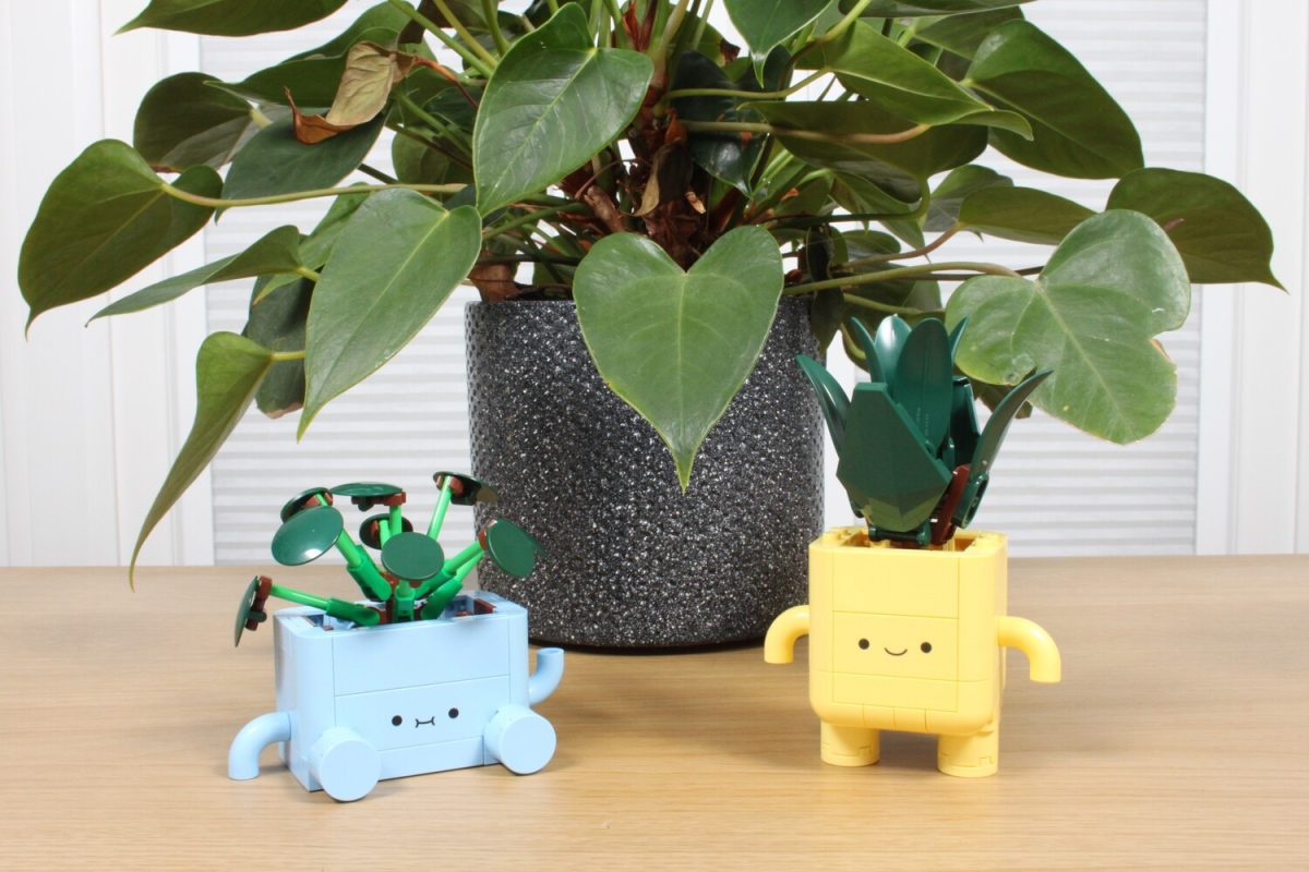 lego happy plants 10349 feature 5 1200x800