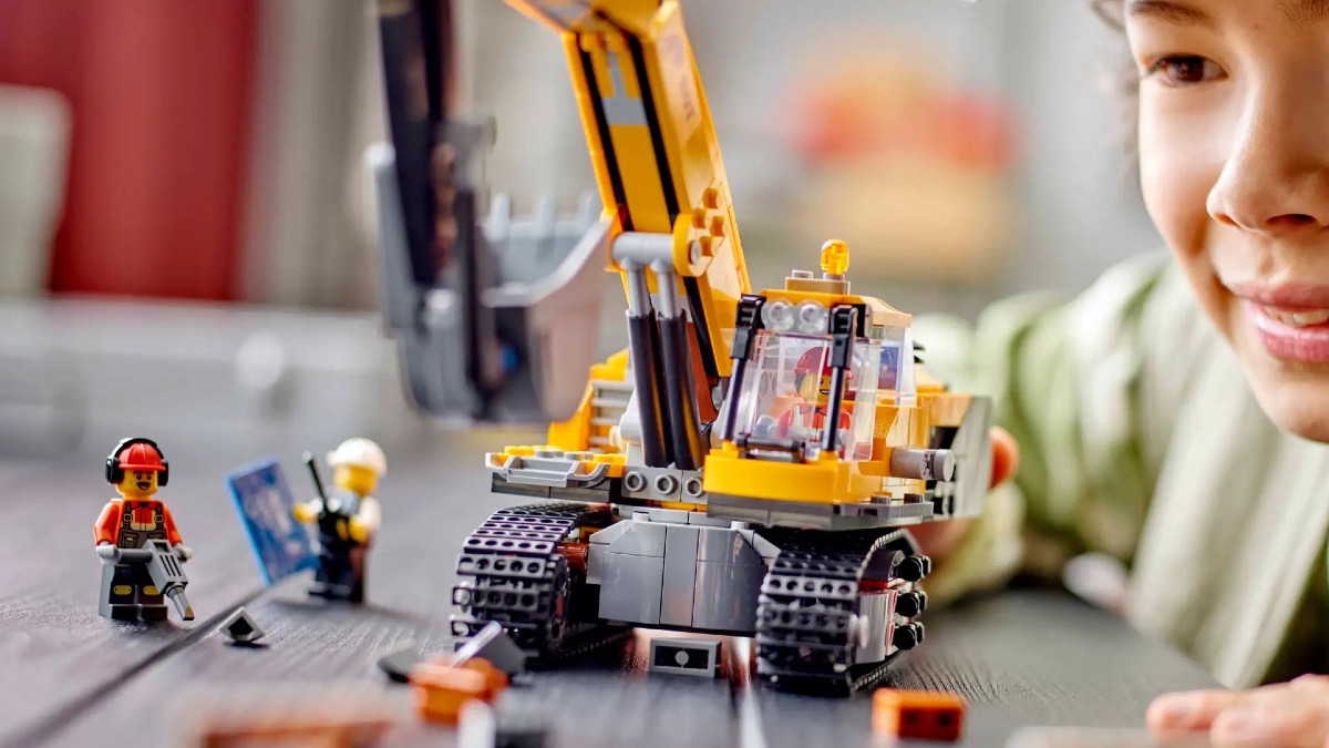 LEGO City 60420 Yellow Construction Excavator featured
