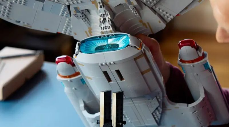 LEGO Icons 10356 USS Enterprise Deflektor