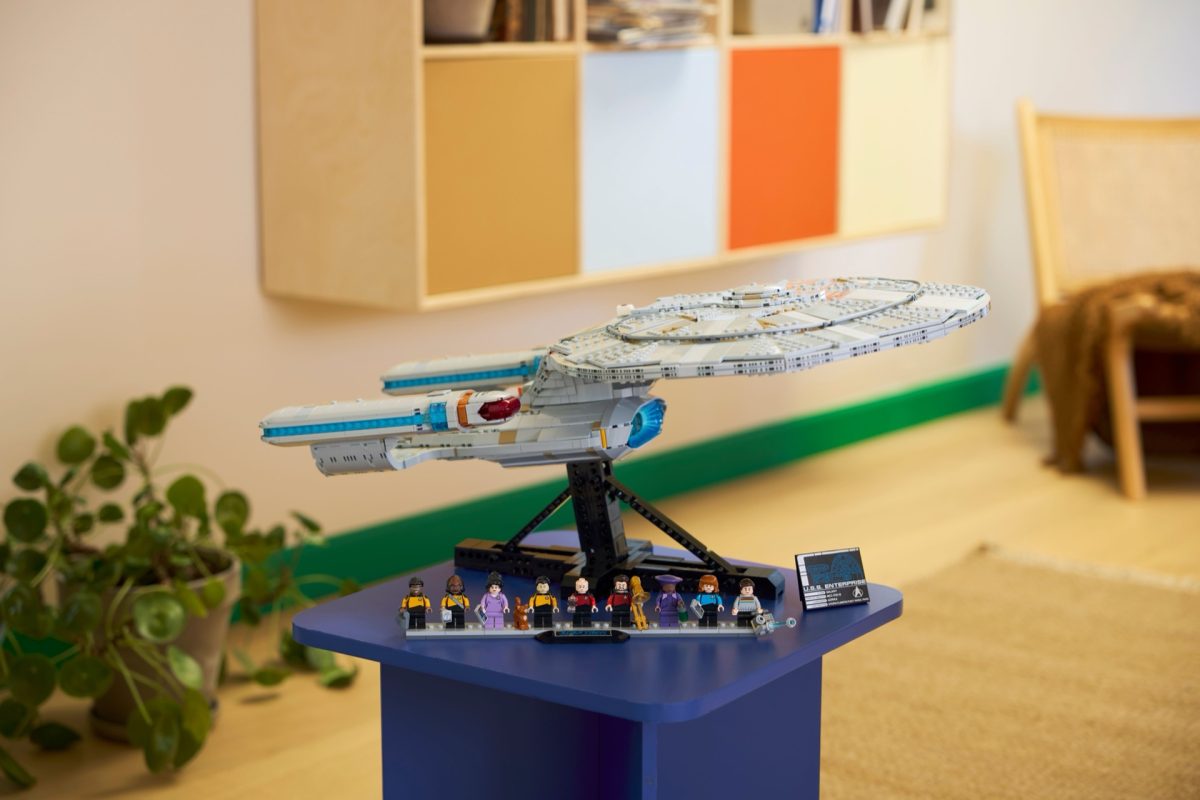 LEGO Icons 10365 USS Enterprise NCC 1701 D 23 1200x800