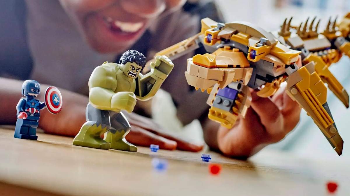 LEGO Marvel 76290 The Avengers vs. The Leviathan featured