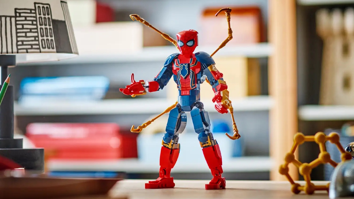 LEGO Marvel 76298 Iron Spider Man Baufigur im Fokus
