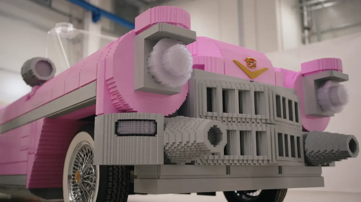 LEGO rosa Cadillac 1 1200x672