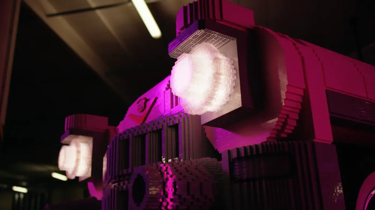 LEGO rosa Cadillac 2 1200x672