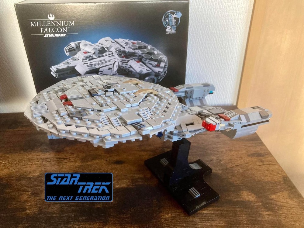 Creation Caravan 75404 USS Enterprise D Rebrickable