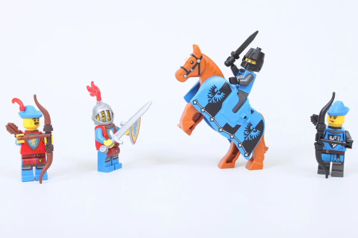 LEGO Burg „Wähle einen Stein“-Armee-Gebäude-Minifiguren 10305 1 1200x800