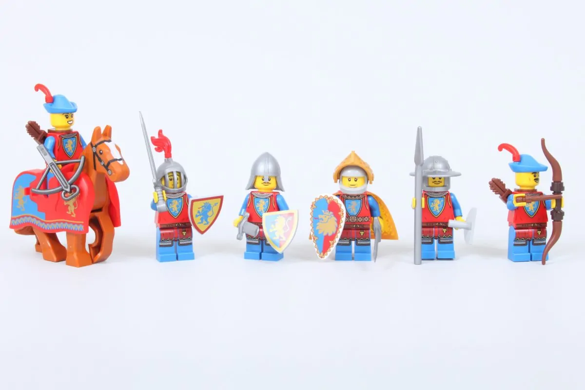 LEGO Burg „Wähle einen Stein“-Armee-Gebäude-Minifiguren 10305 3 1200x800