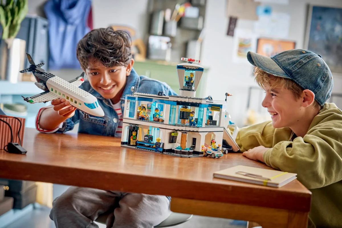 LEGO City 60502 Airport with Airplane 4 1200x800