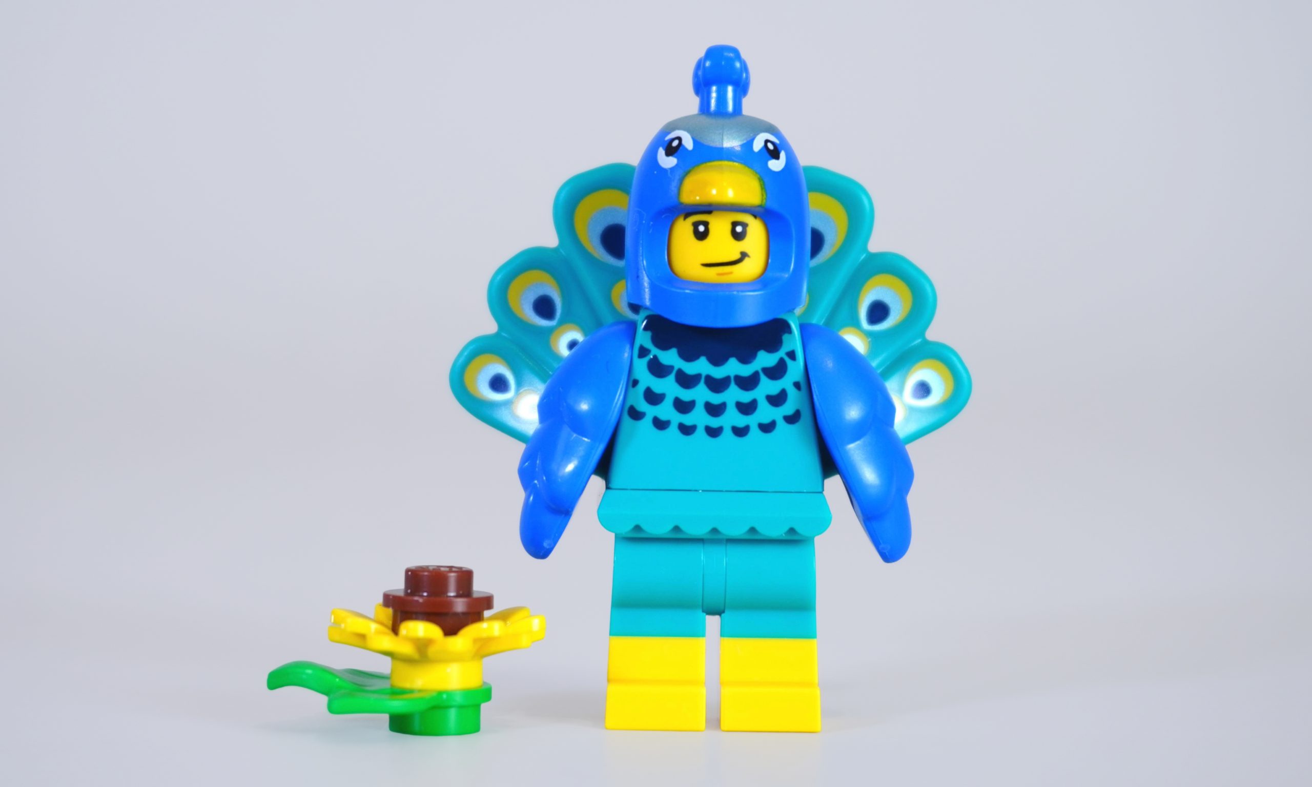 LEGO Collecctible Minifigures Series 28 review 012 scaled