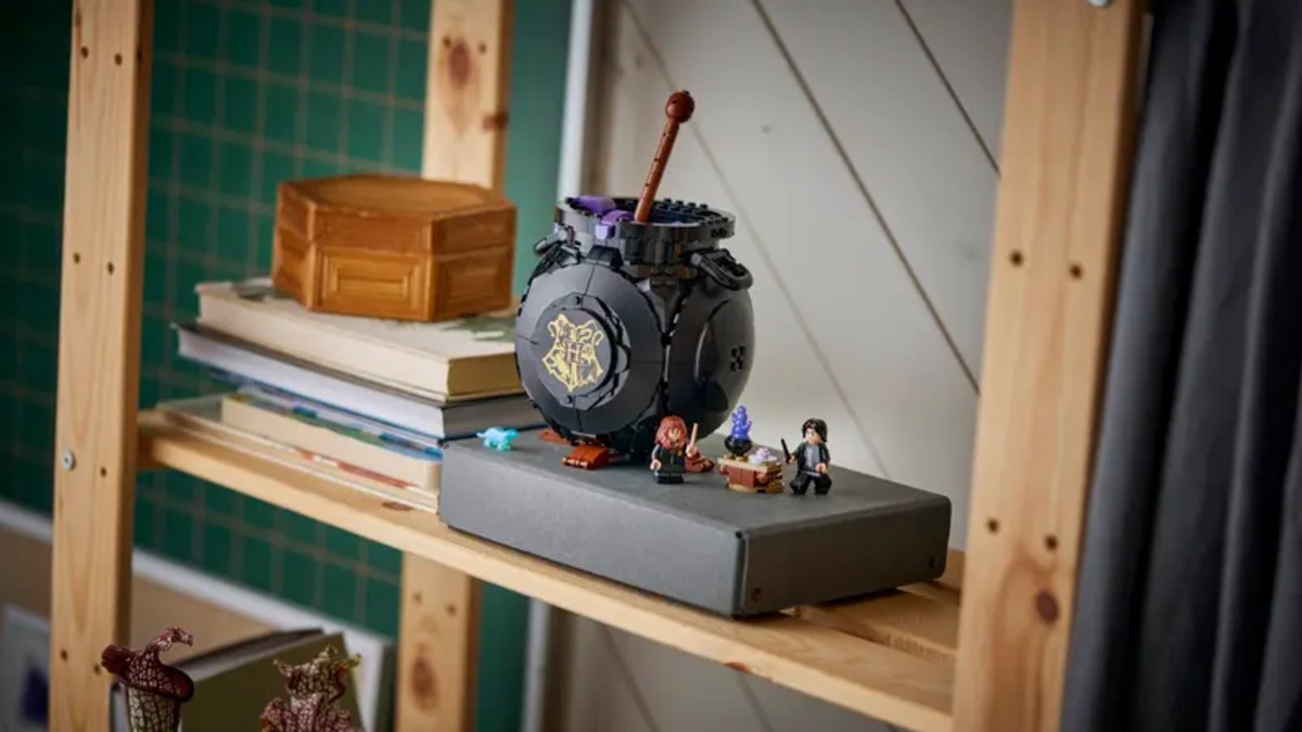 LEGO Harry Potter 76464 lifestyle featured