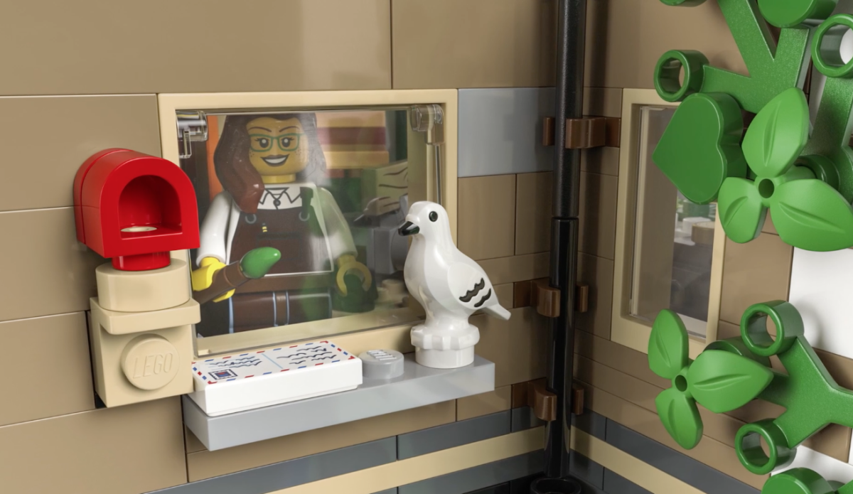 LEGO Icons 11371 Shopping Street 2 1 1200x695
