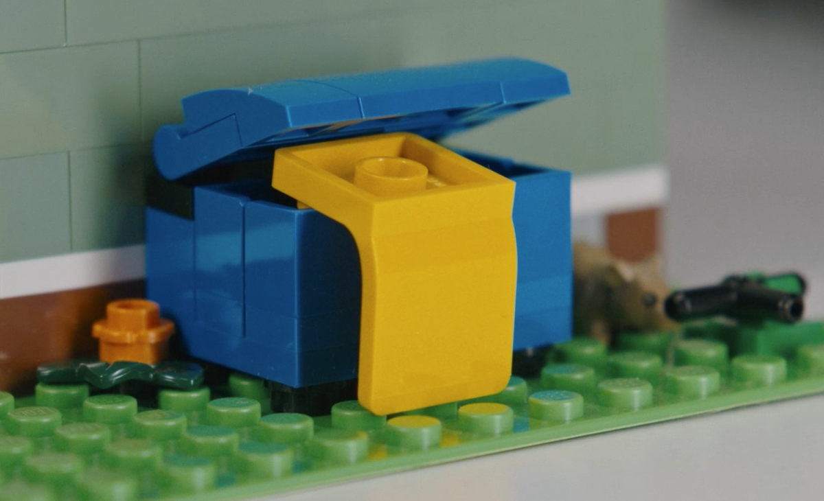 LEGO chairs in 11371 Shopping Street 3 1200x730
