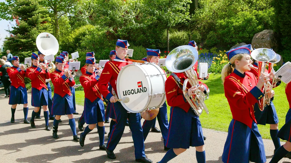 LEGOLAND Billund marching band 1200x675