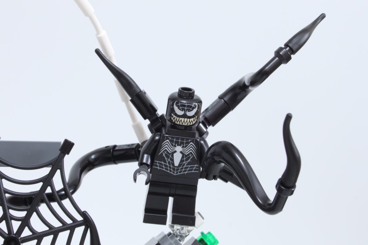 lego marvel 76334 Epic Battle Spider Man vs Sandman review 3 1200x800