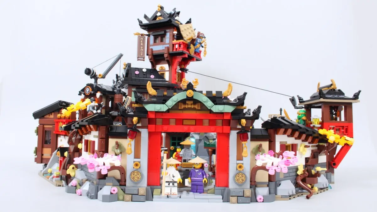 LEGO NINJAGO 71861 The Old Town: a love letter to the theme