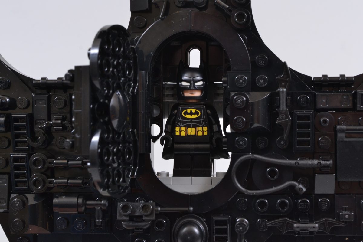 LEGO Batman 76330 Batman Logo 16 1200x800