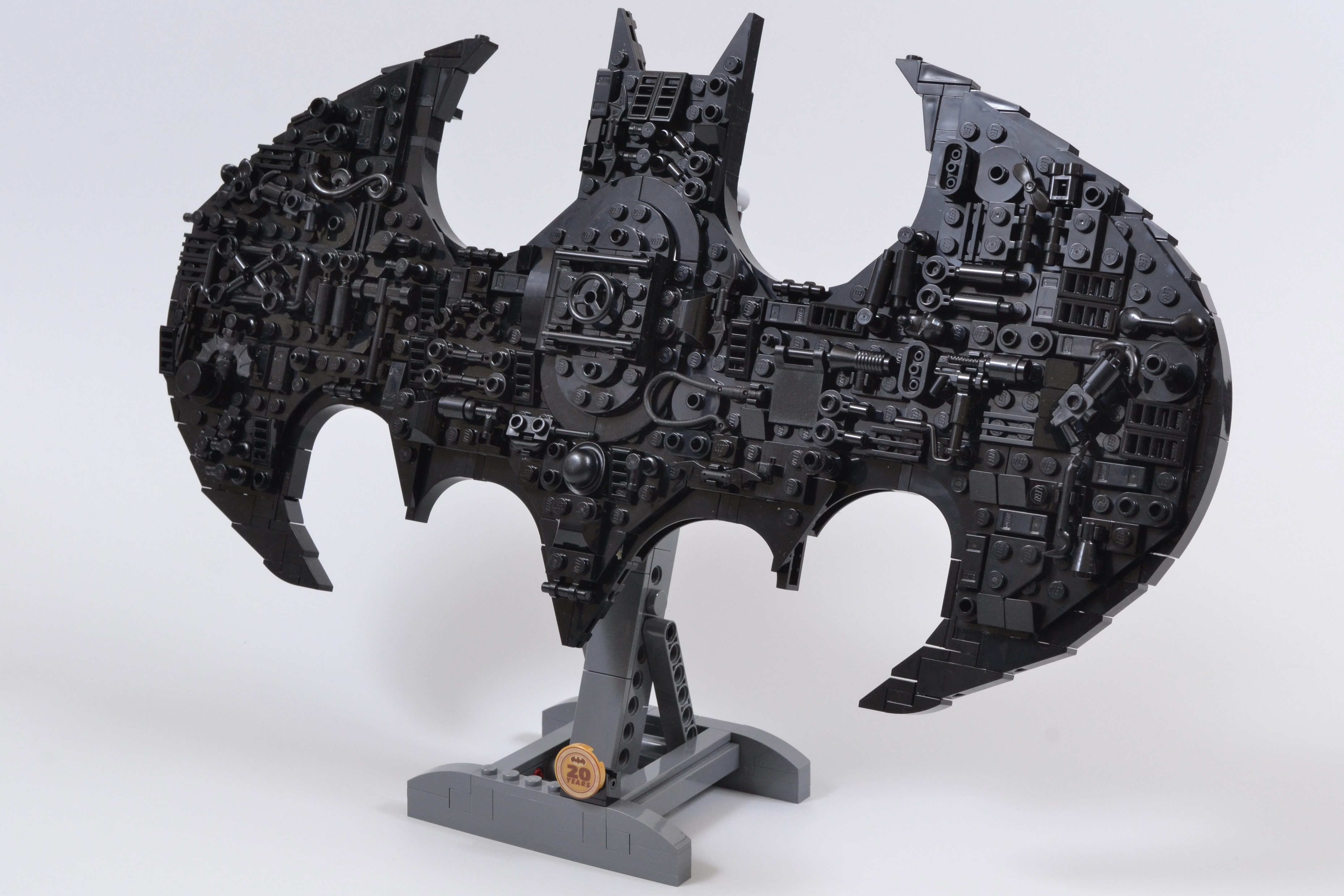 LEGO Batman 76330 Batman Logo 4