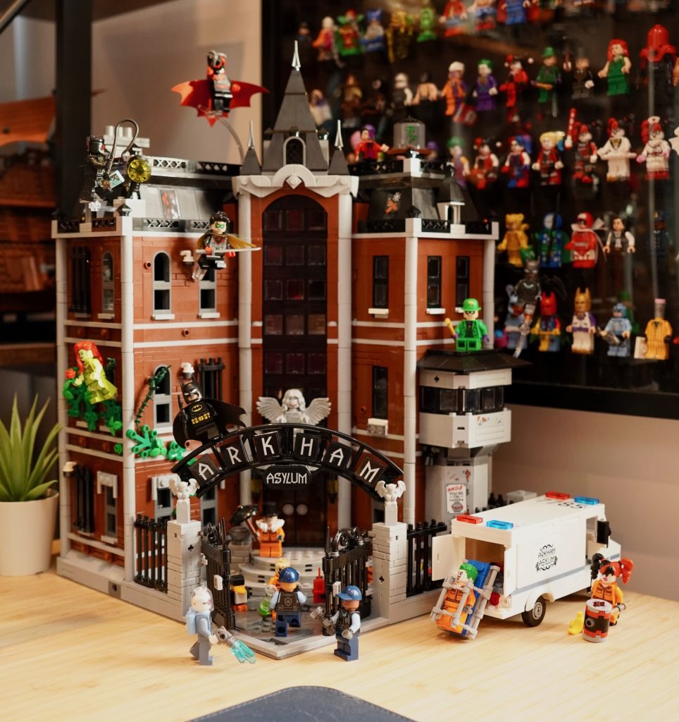 LEGO Batman DC 76300 Arkham Asylum mod 42 964x1024