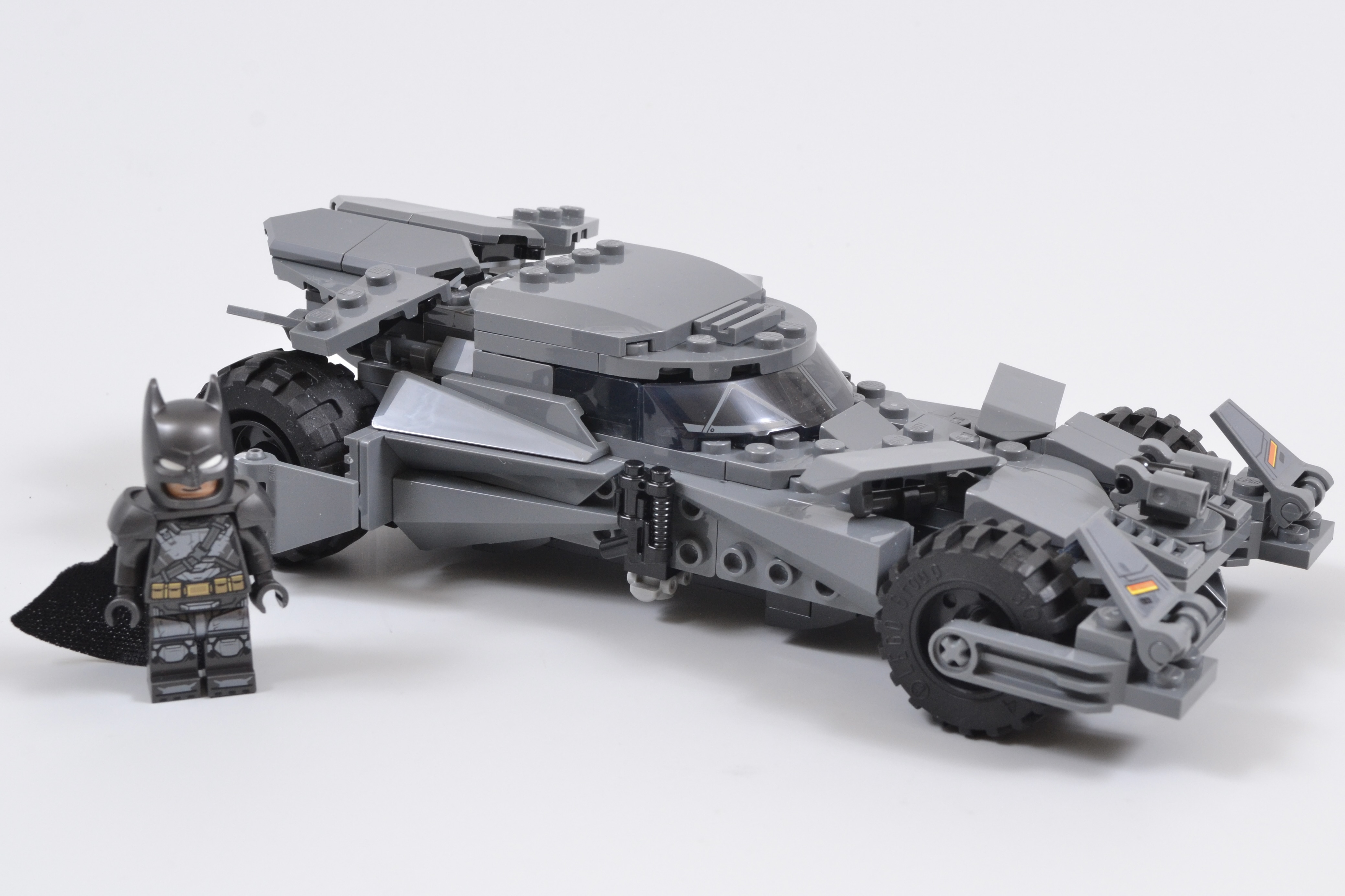LEGO DC 76331 Batman V Superman Batmobile 1
