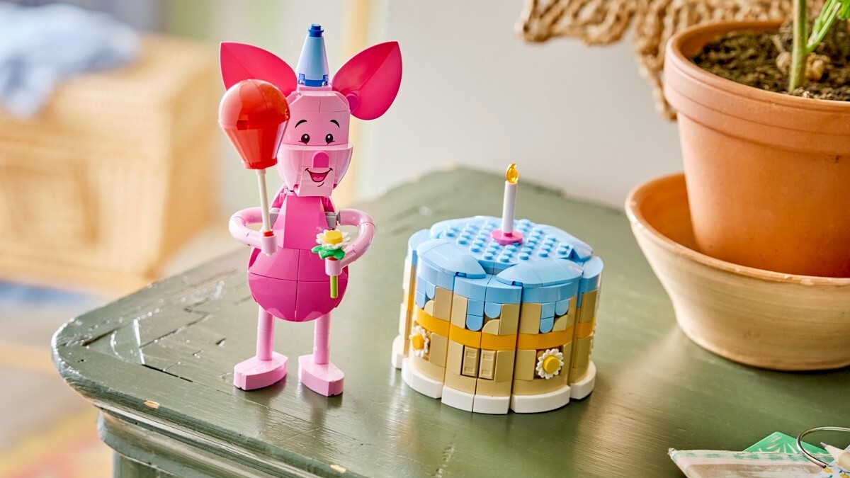 LEGO Disney 43305 Piglet's Birthday Fun featured