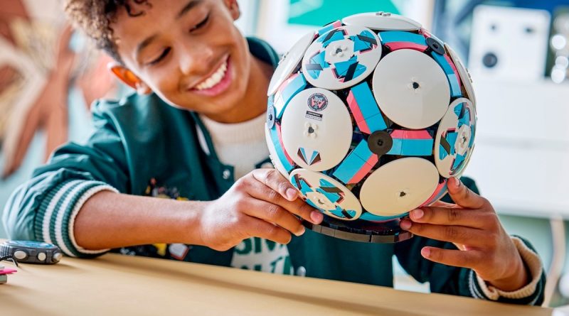 LEGO Editions 43019 Fußball