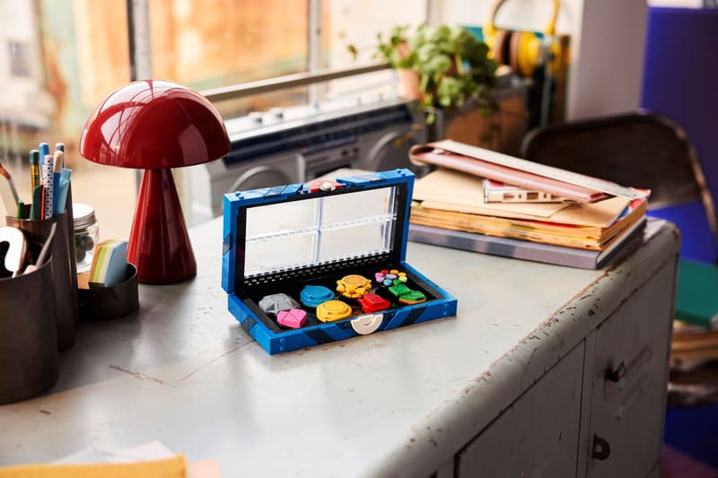 LEGO Pokemon 40892 Kanto Region Badge Collection lifestyle 