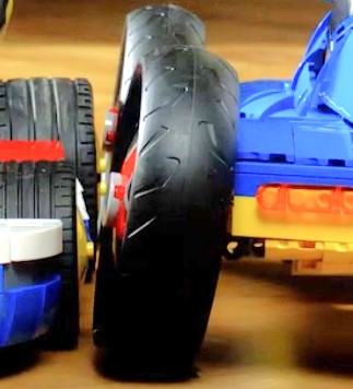 Lego Mario Kart Luigi Teaser Nahaufnahme bearbeitet