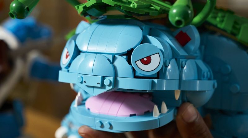 lego pokemon 72153 venusaur close up featured
