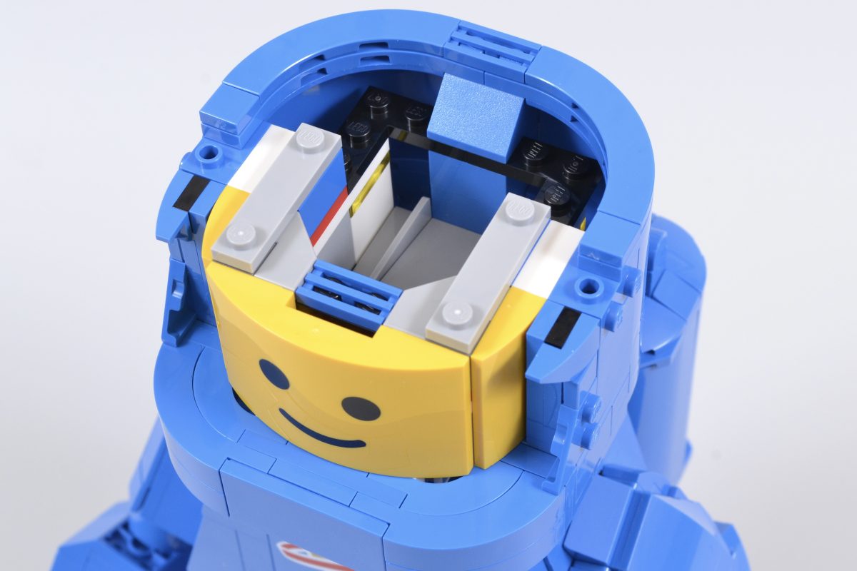 LEGO 40921 Minifigura de Astronauta Azul em Escala Ampliada 12 1200x800