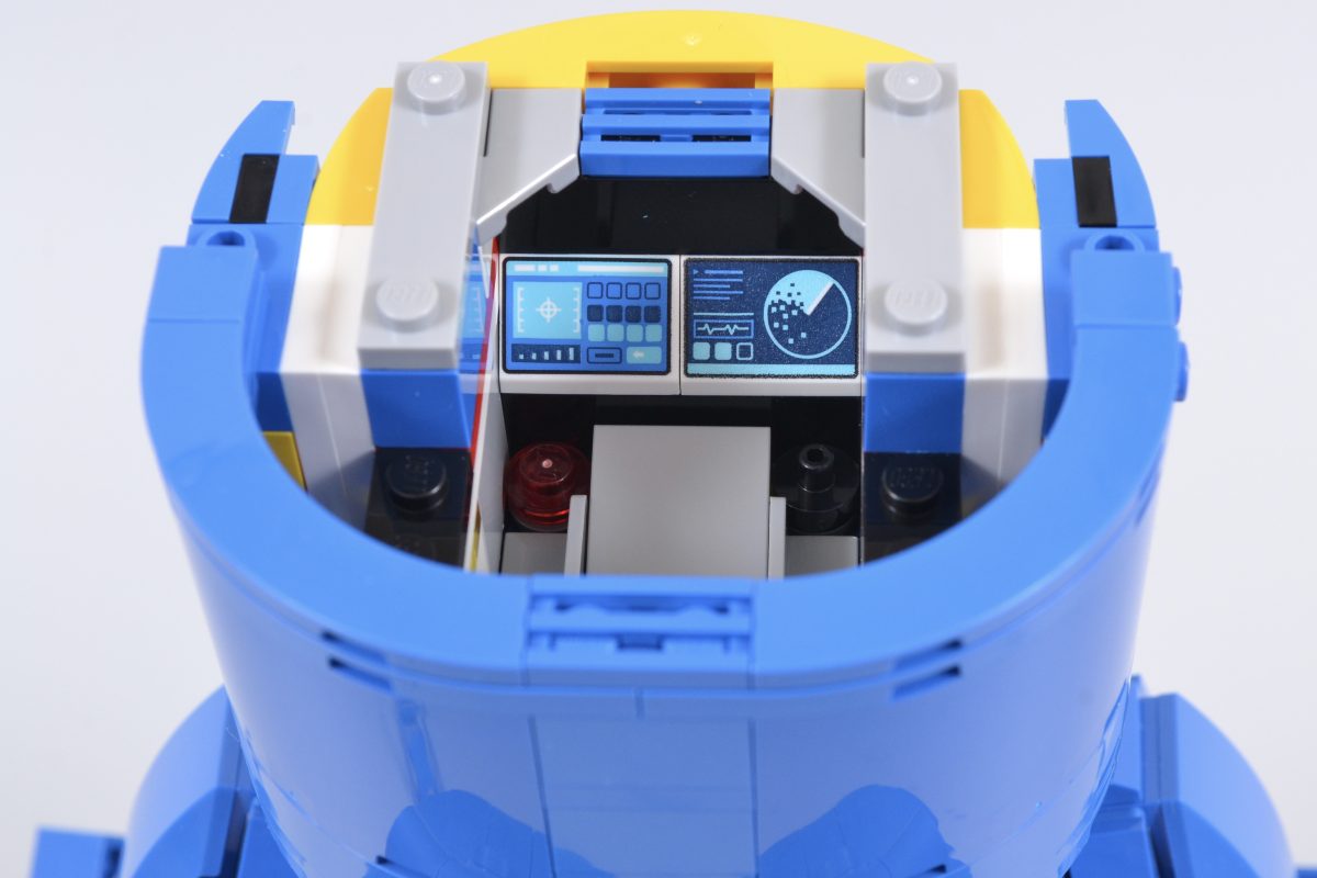 LEGO 40921 Minifigura de Astronauta Azul em Escala Ampliada 14 1200x800