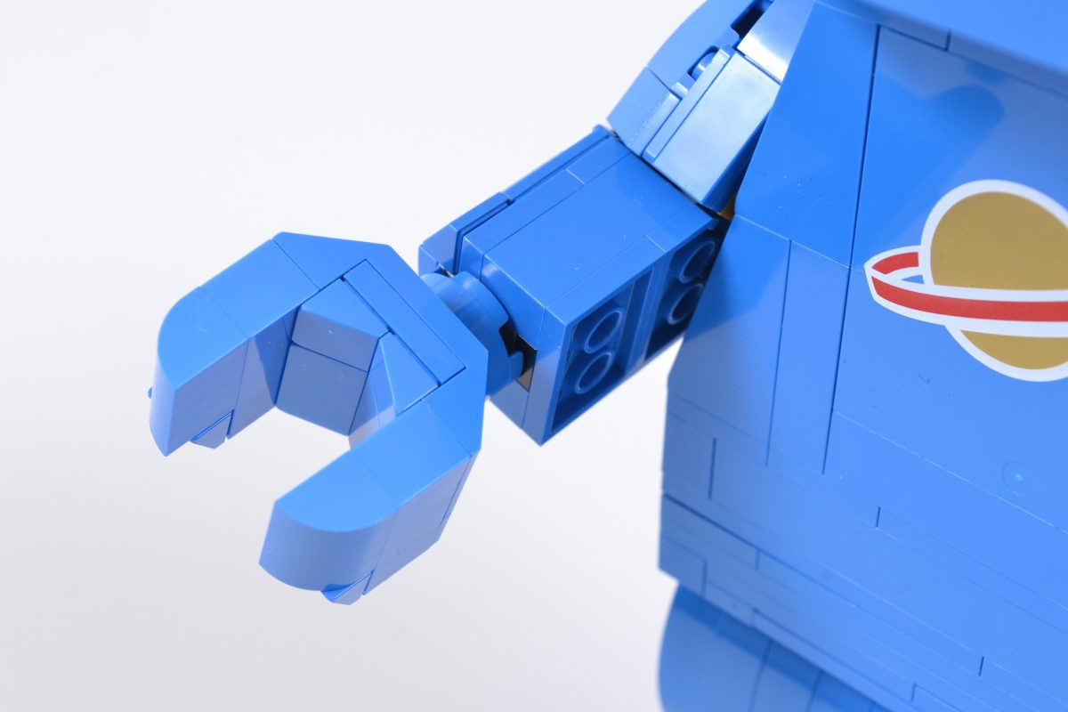 LEGO 40921 Minifigura de Astronauta Azul em Escala Ampliada 19 1200x800