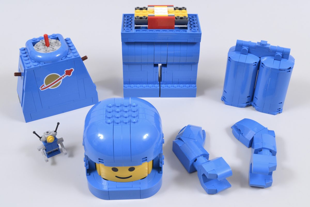 LEGO 40921 Minifigura de Astronauta Azul em Escala Ampliada 23 1200x800