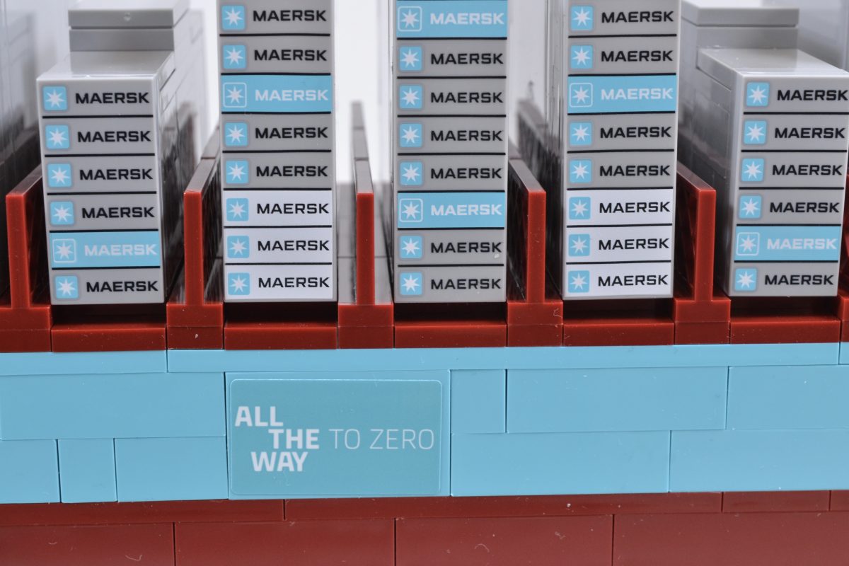 LEGO 40955 Navio Porta-Contêineres Maersk de Combustível Duplo 10 1 1200x800