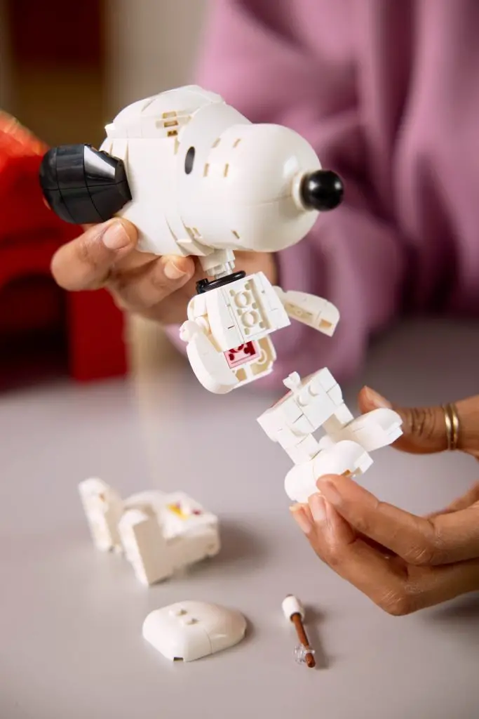 LEGO Ideas 21368 Peanuts – Snoopys Hundehütte 4 683x1024