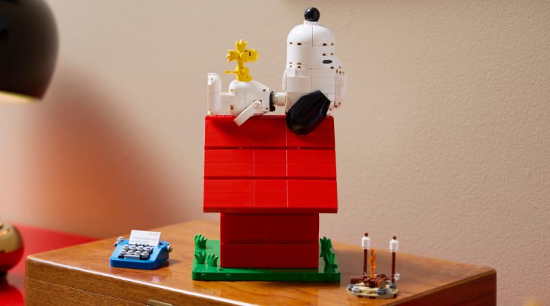 LEGO Ideas 21368 Peanuts – Snoopys Doghouse featured image 1