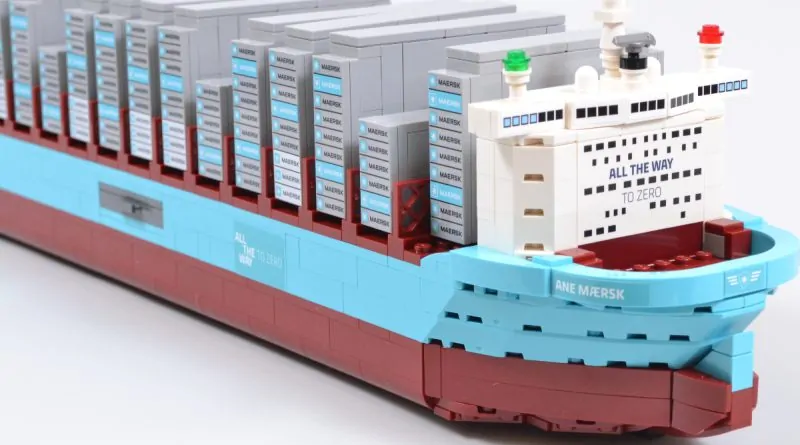 LEGO 40955 Maersk Dual-Fuel Container Vessel is the odd duck of 2026