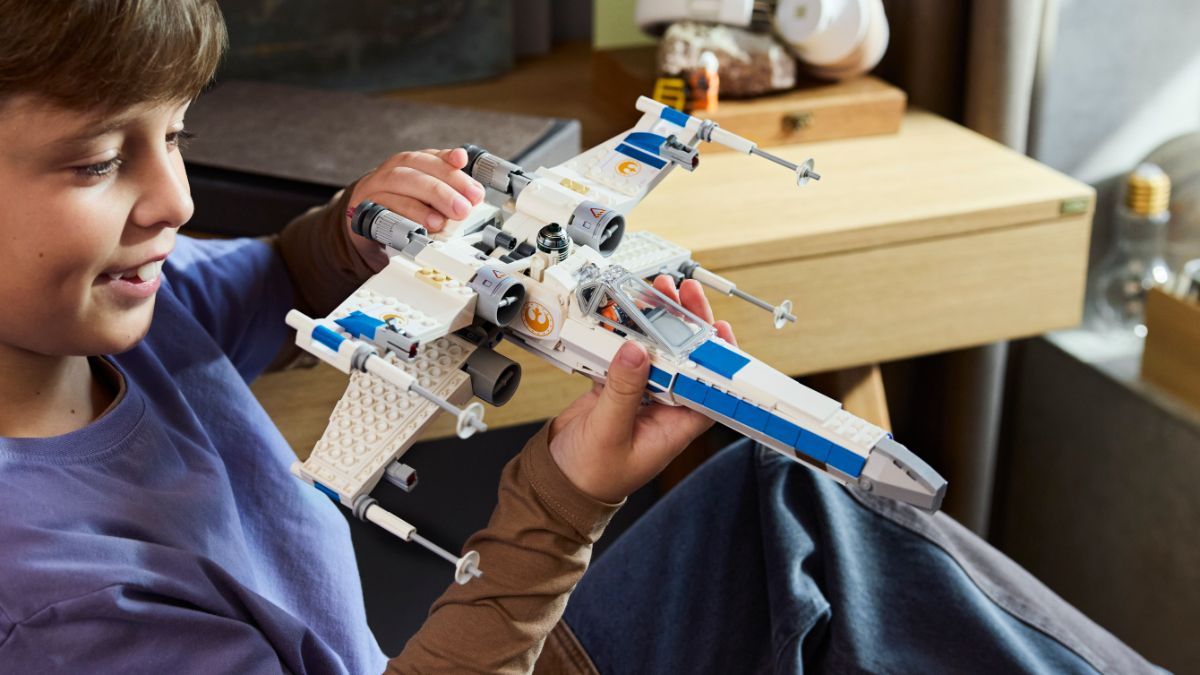 LEGO Star Wars 75460 X wing Starfighter featured