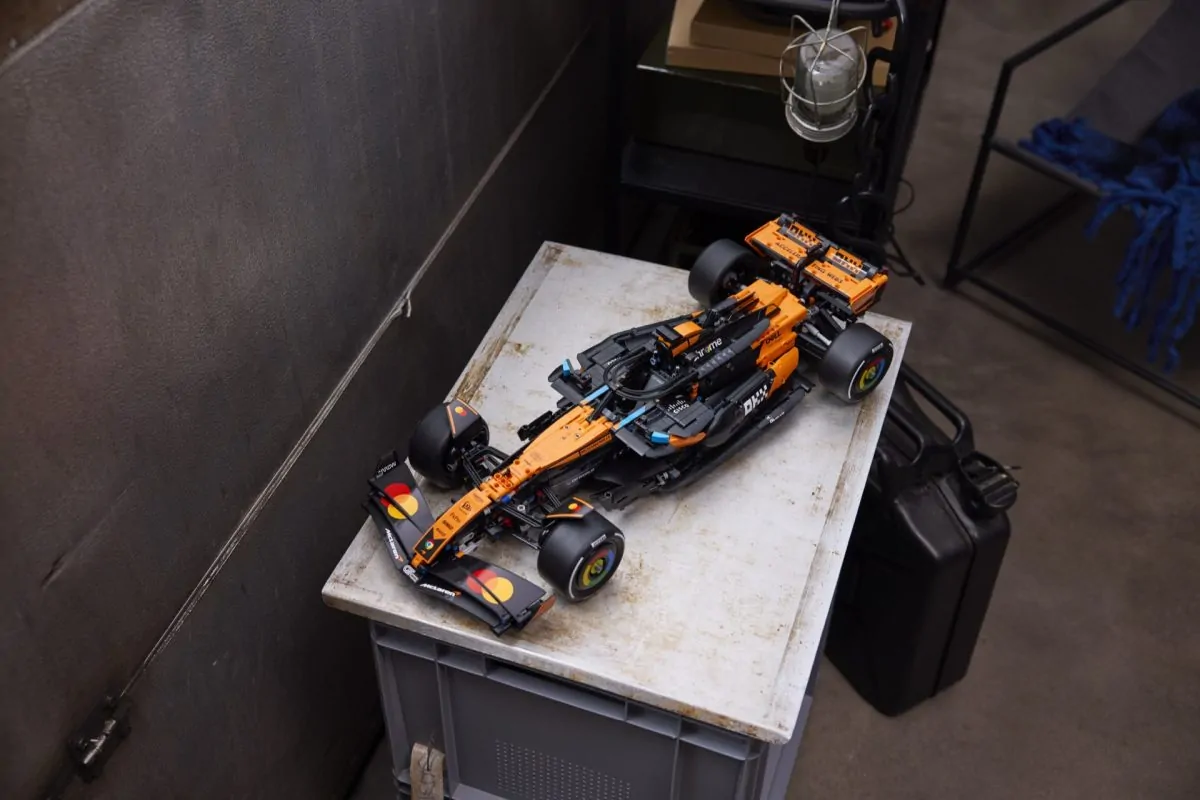 LEGO Technic 42228 42228 McLaren MCL39 17 1200x800
