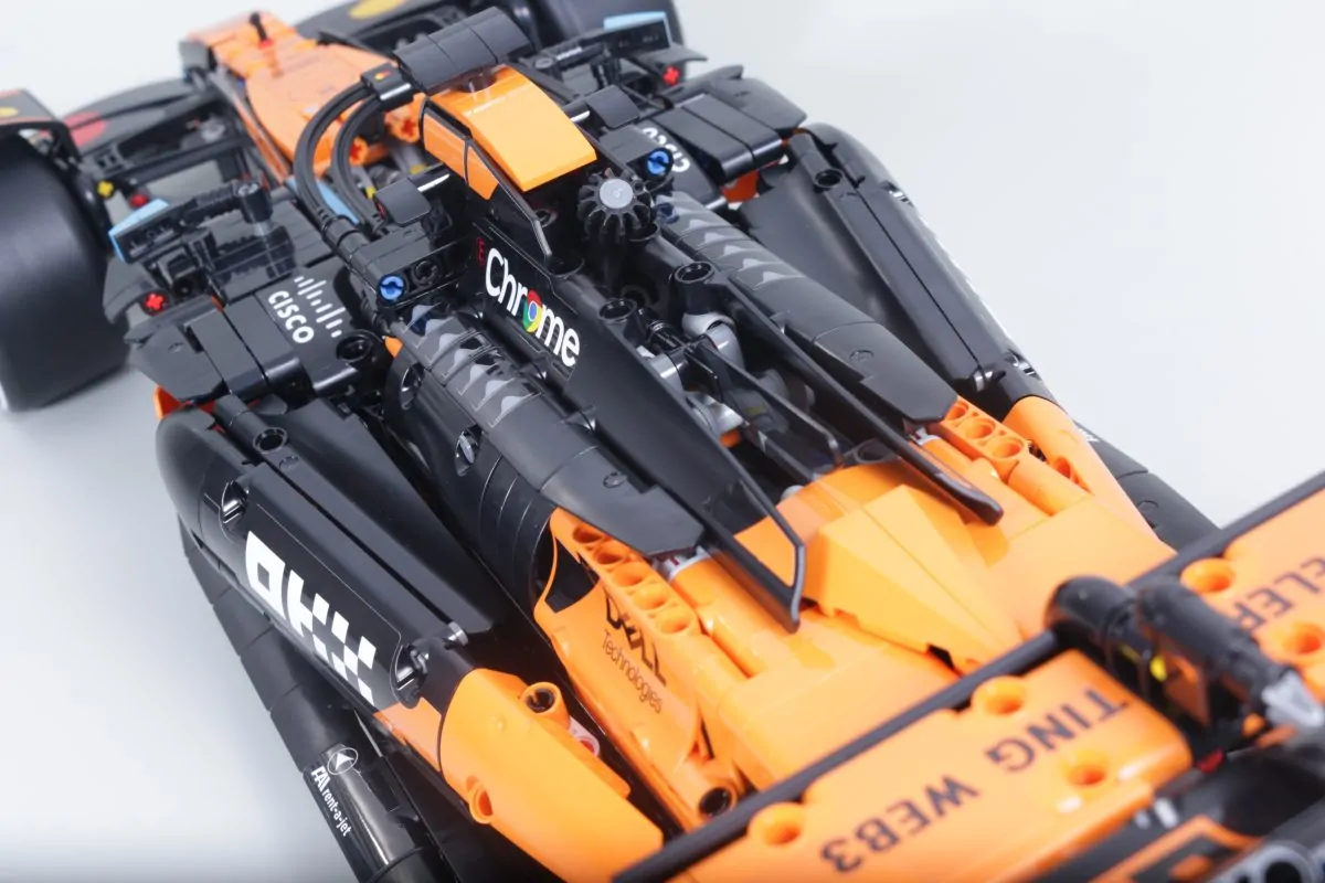 LEGO Technic 42228 McLaren MCL39 F1 Car review 33 1200x800