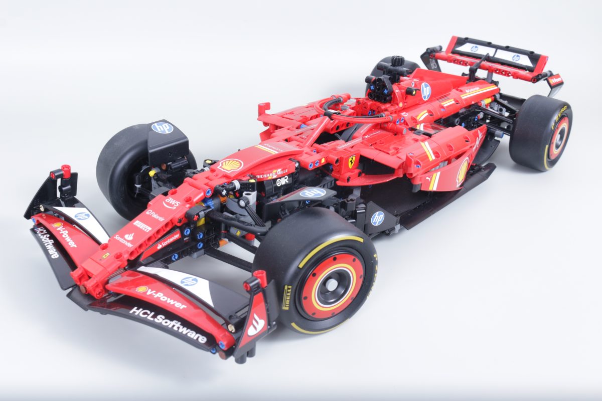 LEGO Technic 42228 McLaren MCL39 F1 Car review 36 1200x800