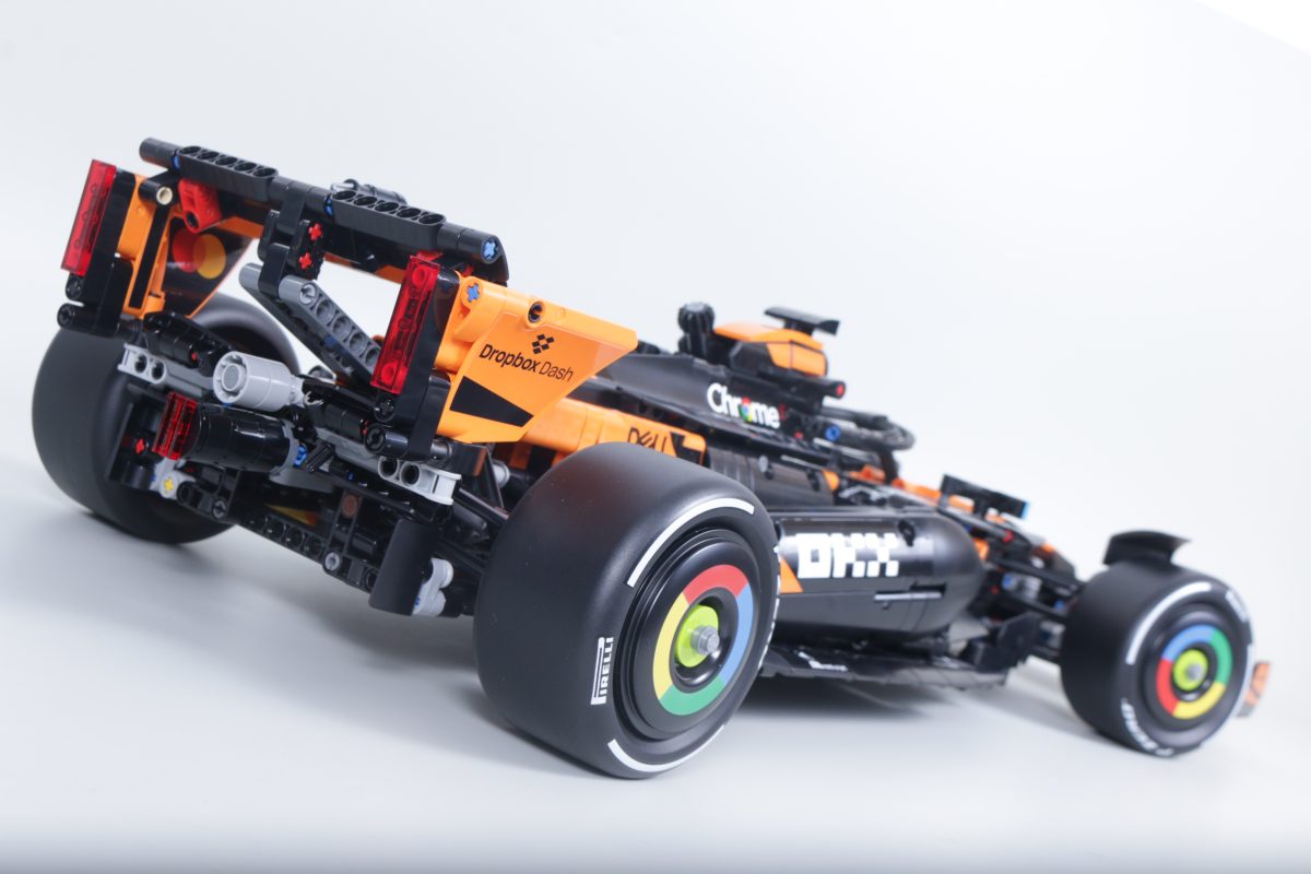 LEGO Technic 42228 McLaren MCL39 F1 Car review 8 1200x800