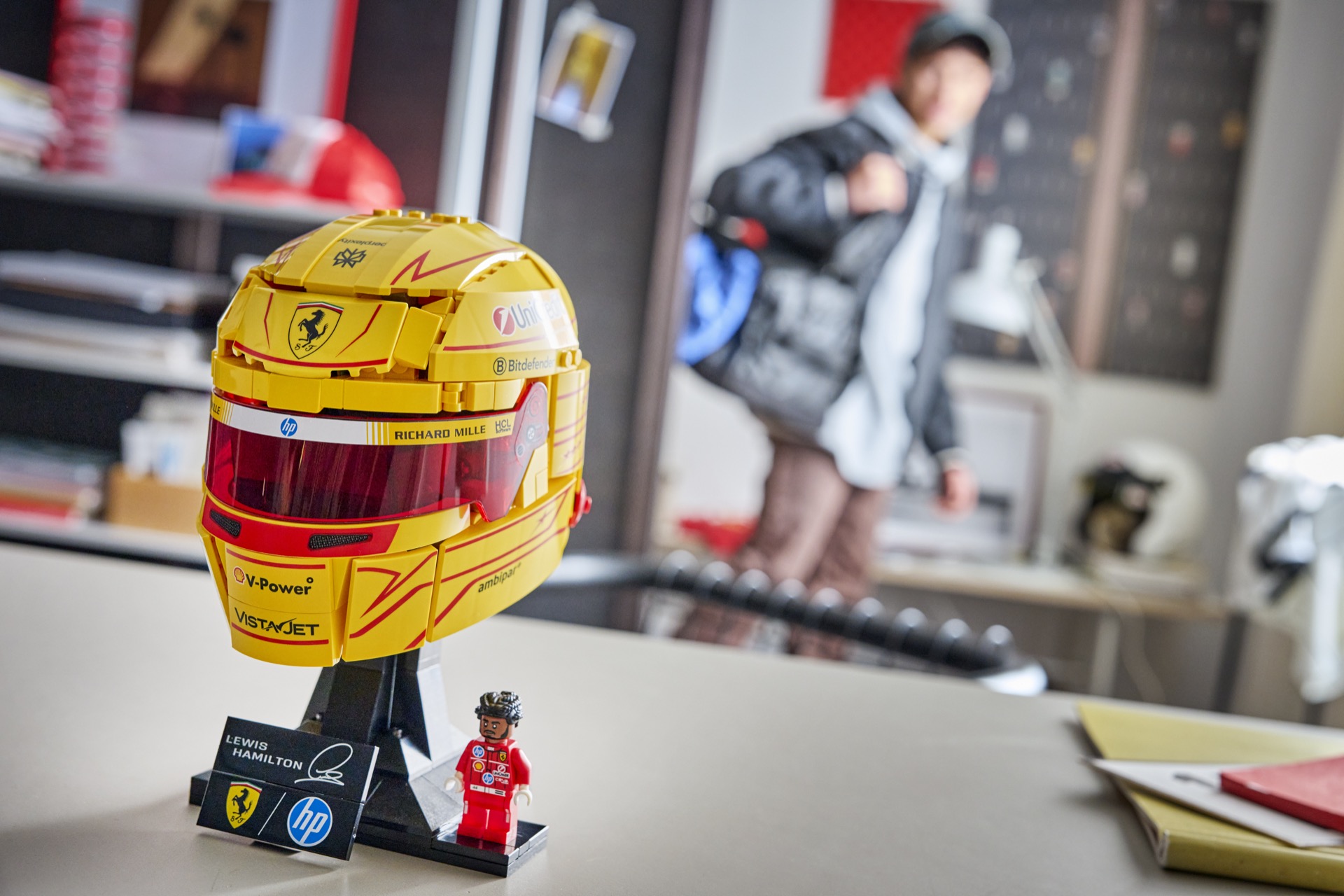 LEGO Editions 43022 Scuderia Ferrari HP Lewis Hamilton Helmet 7