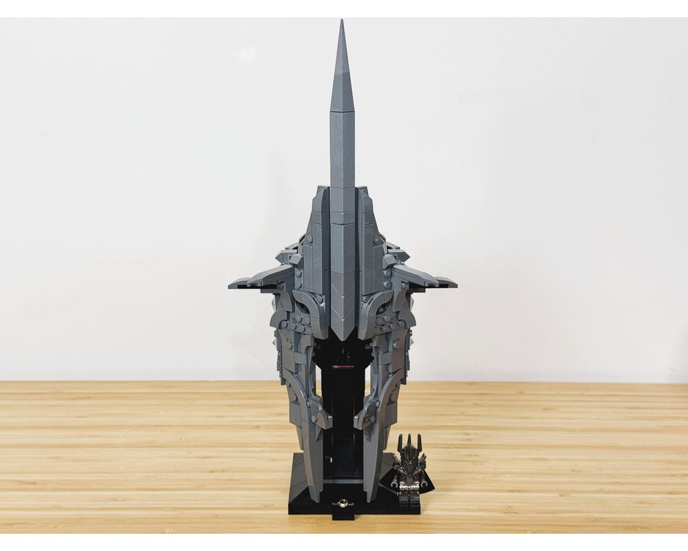 REBRICKABLE LEGO Icons 11373 The Lord of the Rings Saurons Helmet Witch king alt build 2