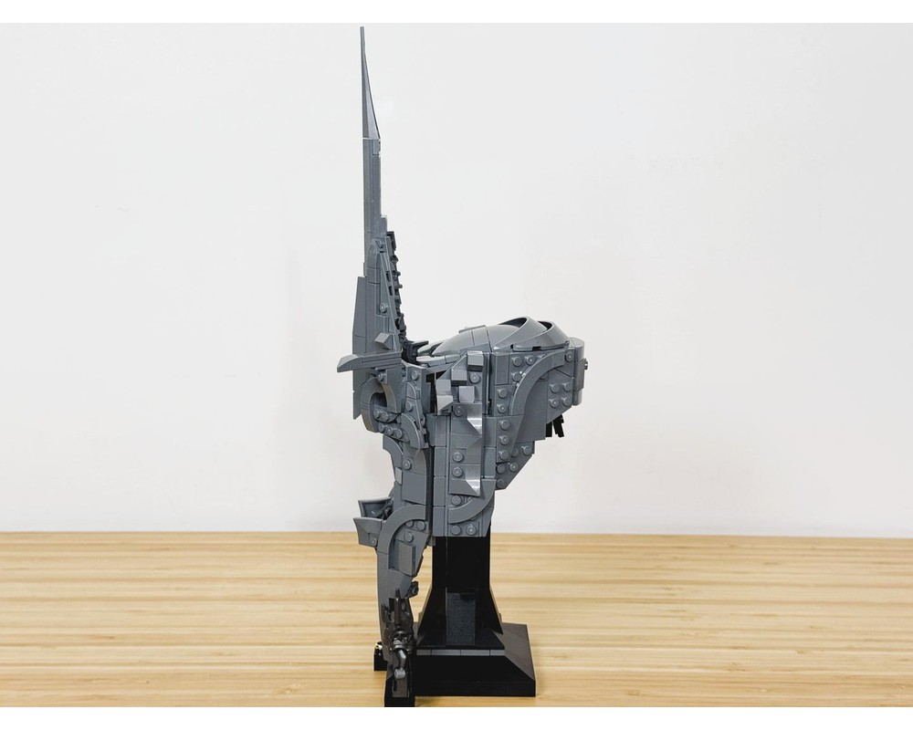 REBRICKABLE LEGO Icons 11373 The Lord of the Rings Saurons Helmet Witch king alt build 3