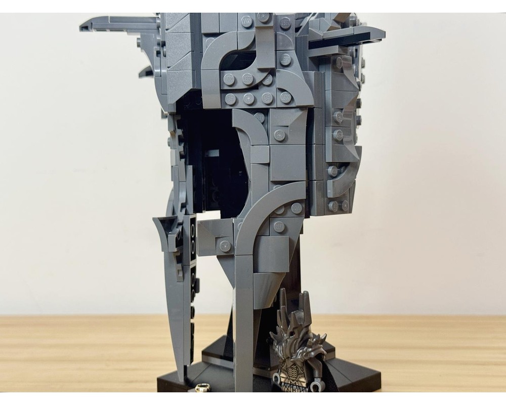 REBRICKABLE LEGO Icons 11373 The Lord of the Rings Saurons Helmet Witch king alt build 4