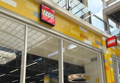 LEGO Store Oxford ønsker besøkende velkommen med flere GWP-er