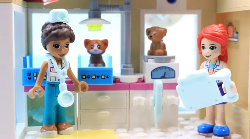 LEGO Friends 41446 Heartlake City Vet Clinic review and gallery