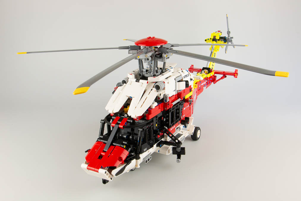 LEGO 42145 Technic L'Hélicoptere de Secours Airbus H175, Jouet